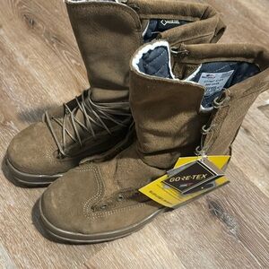 Belleville Goretex tan winter boots 7.5